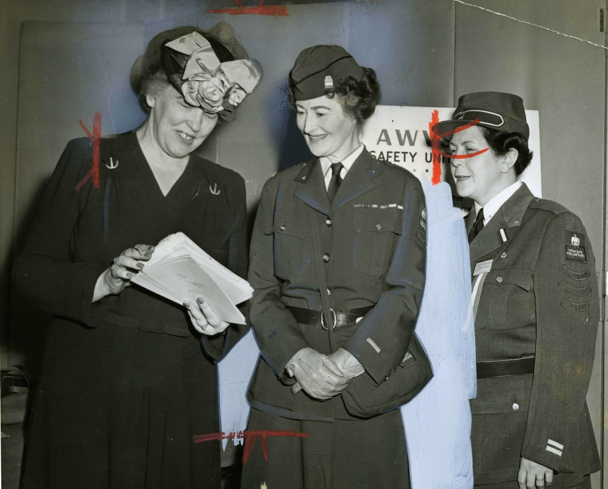 Mildred Bliss and AWVS Members (05.25.1943)
